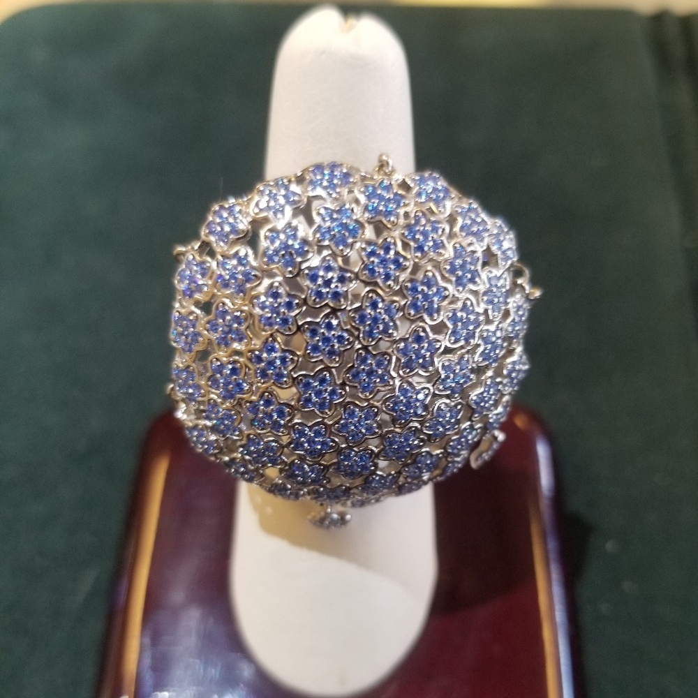 Ladies Fashion Ring
